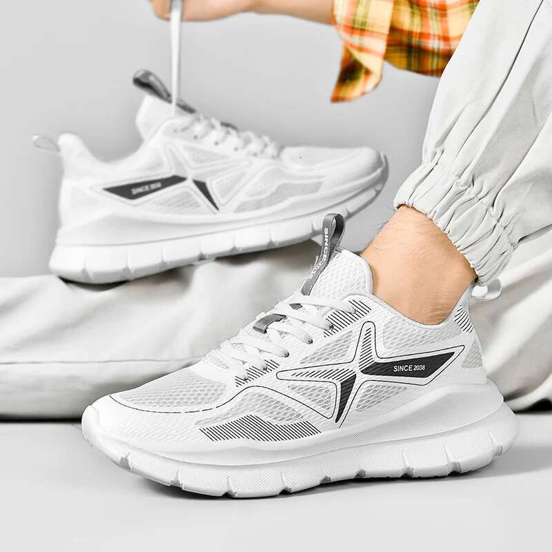 High Quality Couple Sneakers Hot Selg Spring Men Women Soft Anti Slip Outdoor Run Ultra Light GYM Training Tennis Shoes