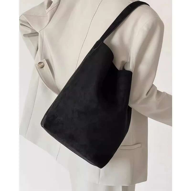 2023 New Trendy Large-Capacity Bucket Large Tote High-End Simple And Versatile Commuting Portable Shoulder Bag For Women