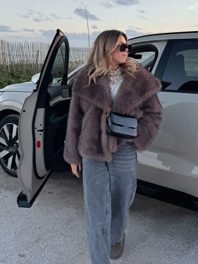 Women's Brown Big Lapel Faux Fur Fashion Fluffy Long Sleeved Thick Warm Fury Jacket 2024 Winter Lady Casual Street Outwear