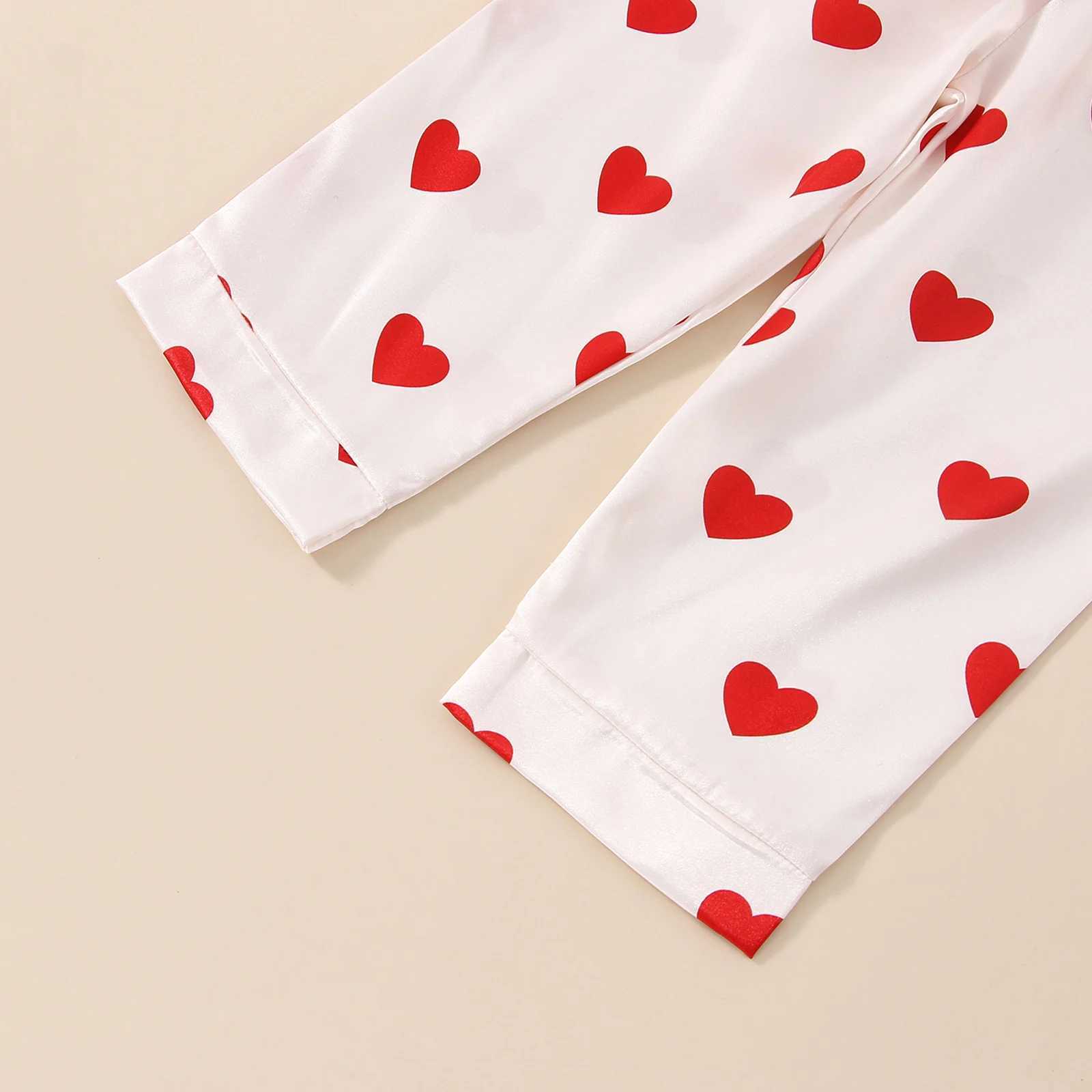 Kids Girl Pajamas Sets Fall Winter Casual Loungewear Sleepwear Baby Girl Long Sleeve Buttons Tops+Pants LoveHeart Print PajamasT250303