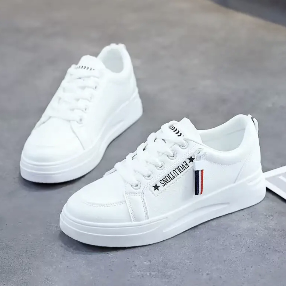 Genuine Leather White Shoes 2025 Designer s New Spring And Autumn Versatile Casual Sports Lightweight Soft Soled Travel Board Shoes Fashionable Sports