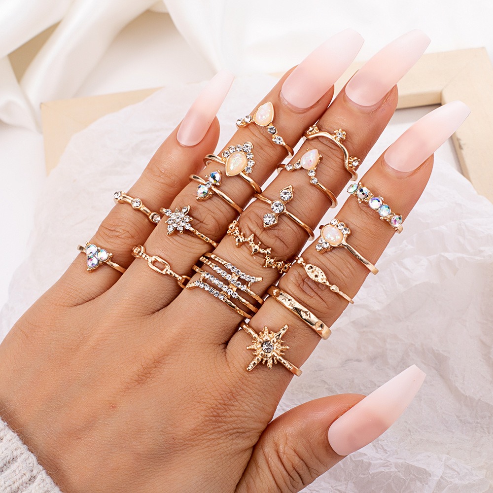 Retro Boho Sun Star Crown Ring Set - 17 Piece Jewelry Collection with Sparkling Diamonds