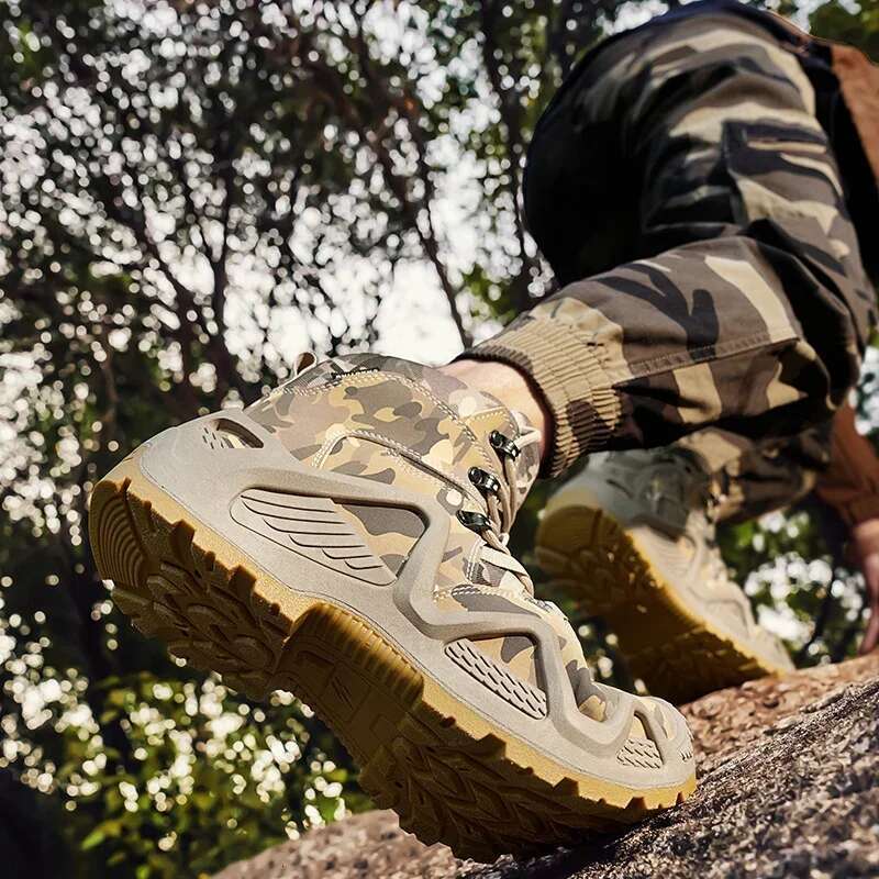 Anti Slip Wear-resistant Hiking Shoes Comfortable Desert Work Autumn Winter Platform and Ankle Boots, Men's Snow Boots