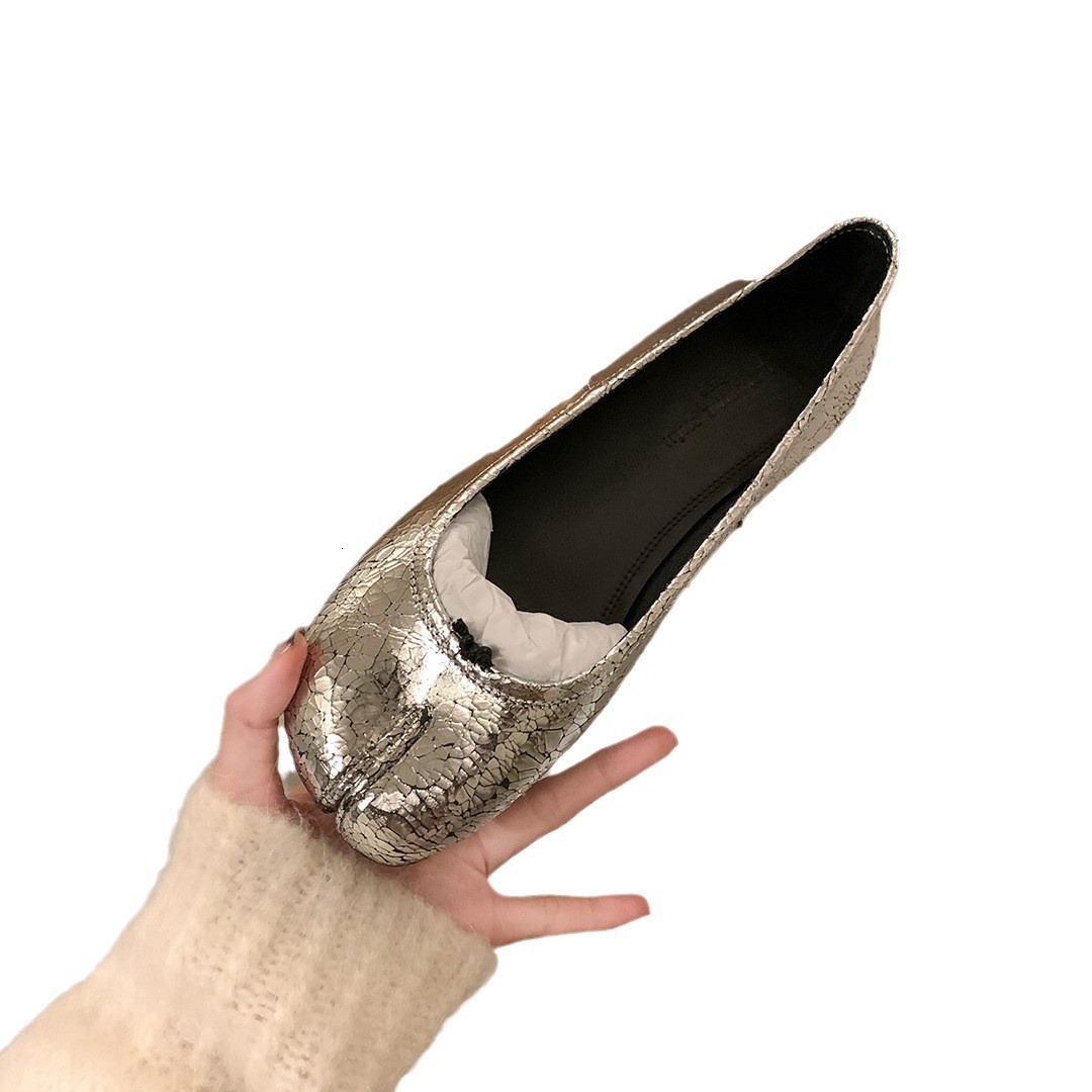 Full leather~genuine soft leather silver pig feet split toe shallow mouth single shoe flat bottom French Mary Jane women's shoes