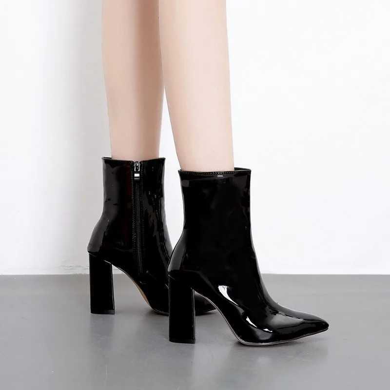 New 2024 Womens Boots with Zipper Luxury Designer Silver High Heels Leather Womens Pointy Autumn Rubber Ankle Fashion Roman Cycling Z250303