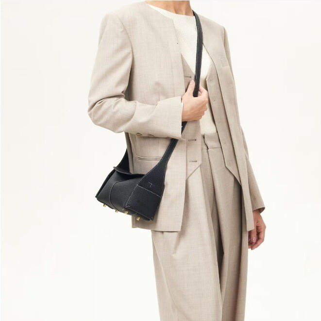 Designer Hanging Ear Mini Eave Bag, Spring And Summer Fashionable Leather Commuting Crossbody Hobo Bag