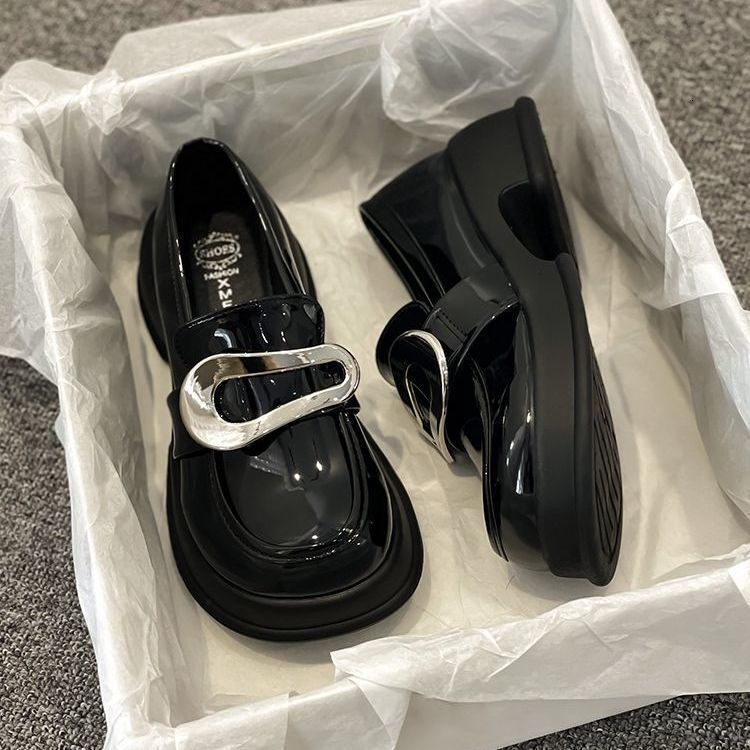 Thick Soled Round Toe Small Leather For Women, 2024 Autumn New Style French Sweet And Cool Mary Jane Shoes, Black Metal Le Fu Shoes