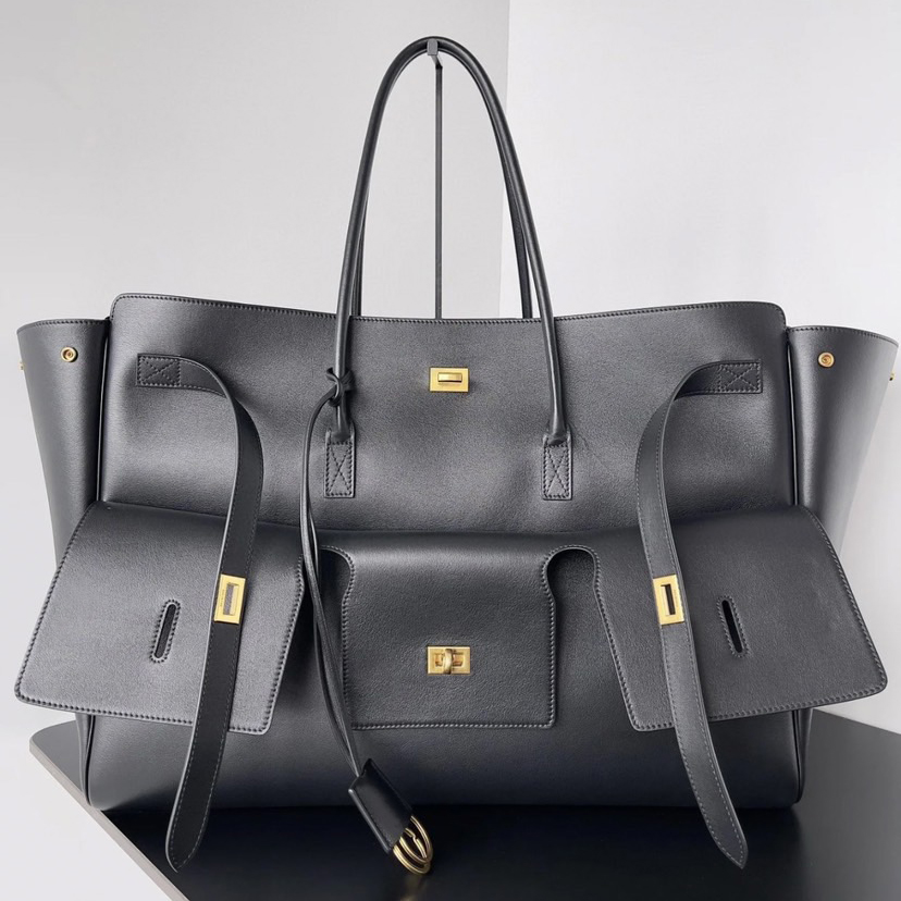 Tote Bag Luxury Flip Cover Designer Bag Womens Handle Beach Bag Shopper Square Rotary Lock Fashion Crossbody Shoulder Bag