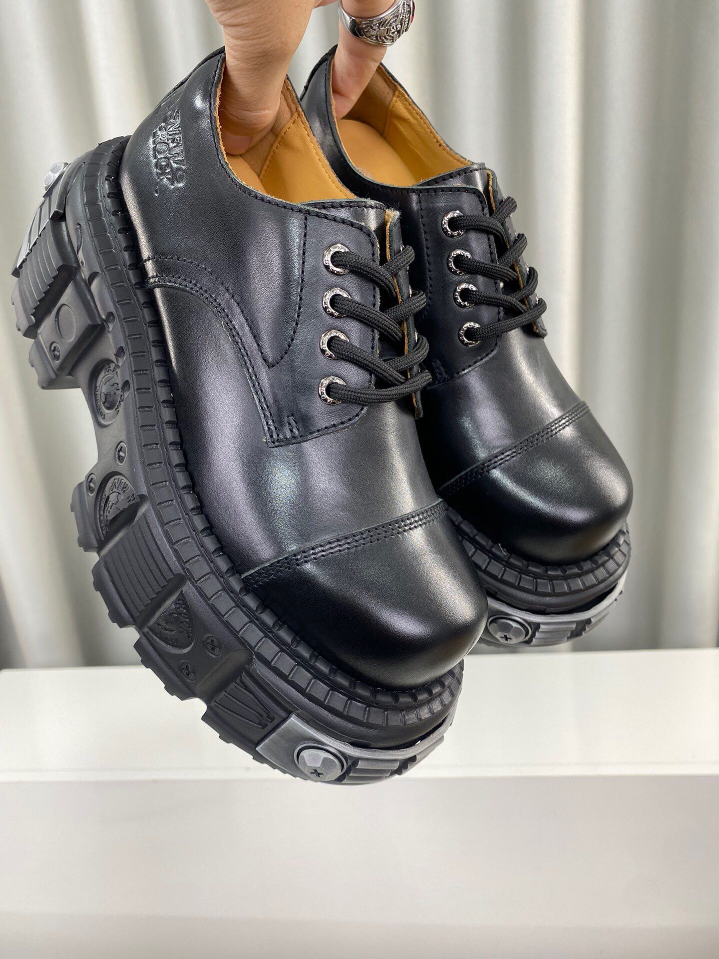 Home Spanish Trendy Brand Spring/Summer New Product Punk Style Big Head Low Top Sponge Cake Shoes Tank Height Increasing Thick Leather
