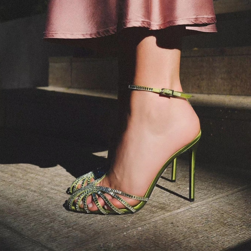 High heeled rhinestone back empty sandals for women's slim heels, new spring 2023 style with a toe and buckle fashion show, Roman single shoes