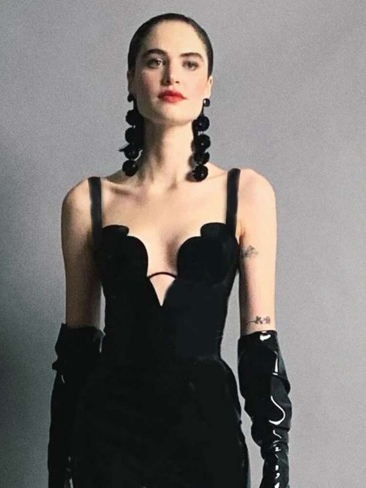 Sexy Sg Irregular Deep V Neck Mini Bandage Dress Women Sleeveless Black Wavy Design Bodycon Dresses Evening Tail Party