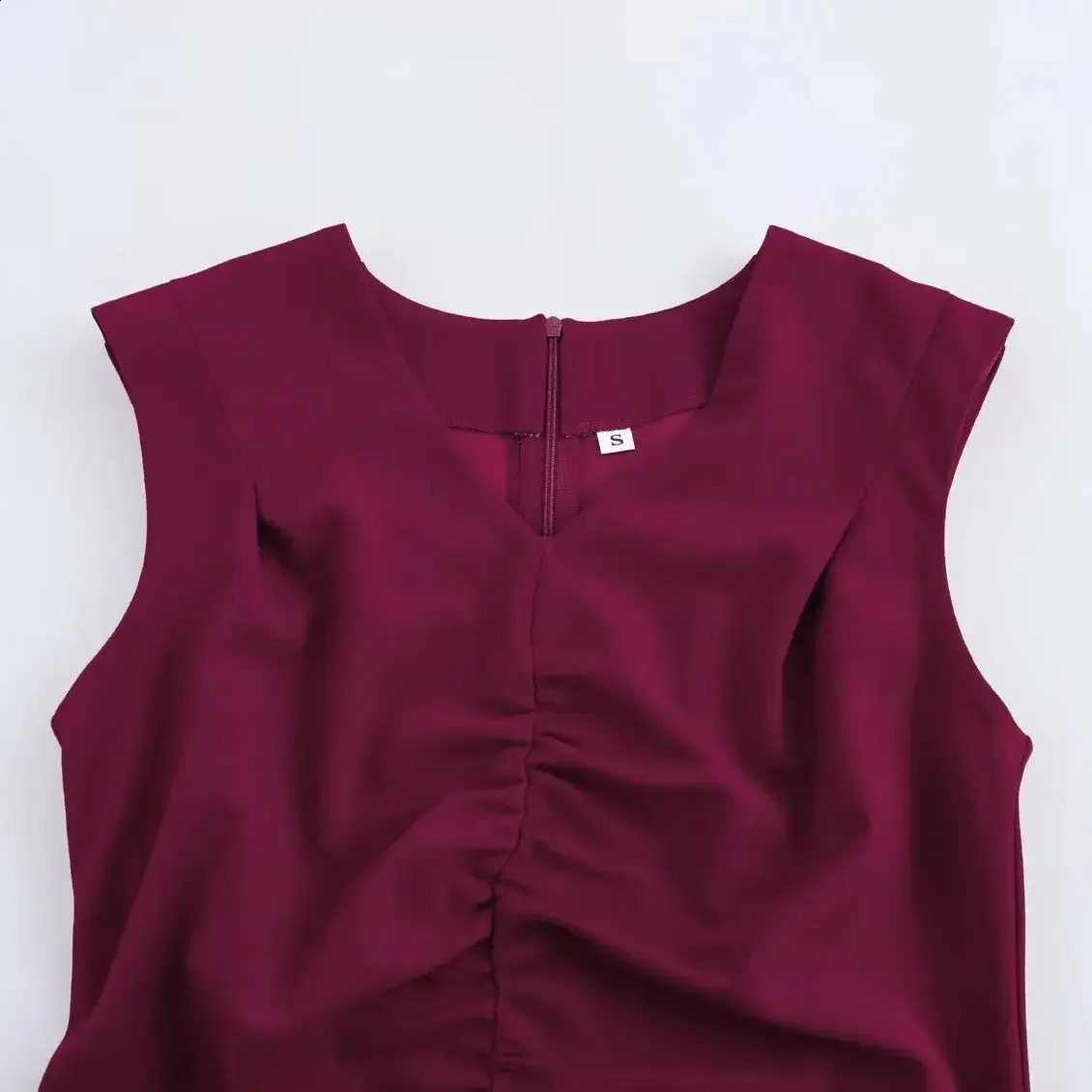 Trafshe Womens Sleeveless Folded MIDI Elegant Party Dress Vneck SpringSummer 250303Z