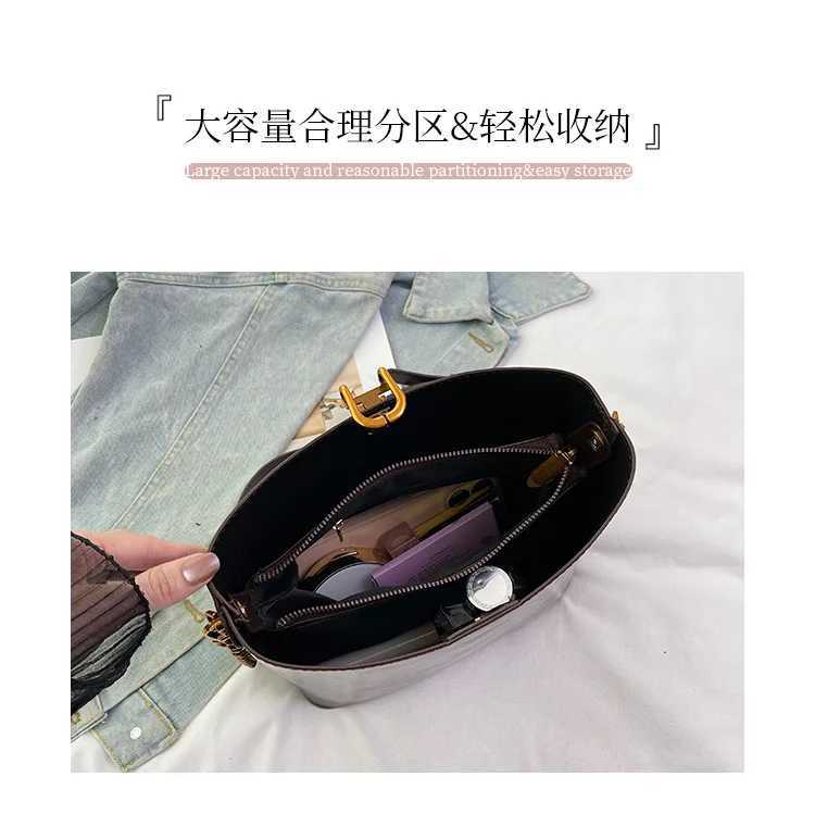 Luxury Designer Chain Oil PU Leather Womens Handbag Retro Crossbody Bag Bucket Tote Y250303