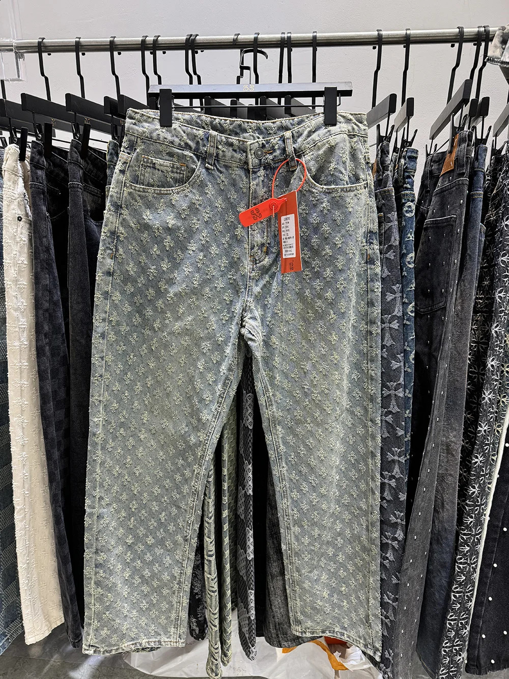 Personality Vintage Y2k Jeans Men Jacquard Pattern Loosen Fit Embossed Pants Straight Leg Baggy Trousers w250210