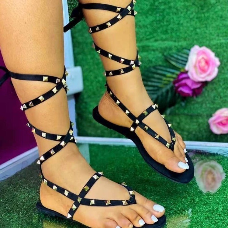 Designer Fashion Trendy Summer New Large Flat Rivet Beach Sandals