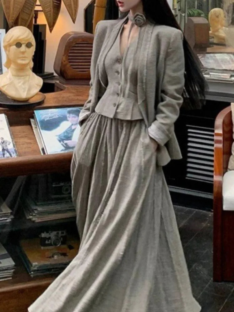 BJTZ Gray Lowkey Highend Style Exudes A Slimming And Casual Temperament Fashionable Niche Outerwear Three Piece Set 250225