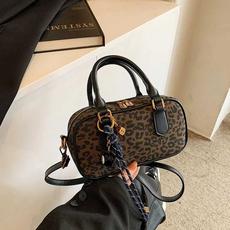 Luxury Designer Pendant PU Leather Leopard Printed Womens Handbag Retro Crossbody Bag Pillow Tote Y250303