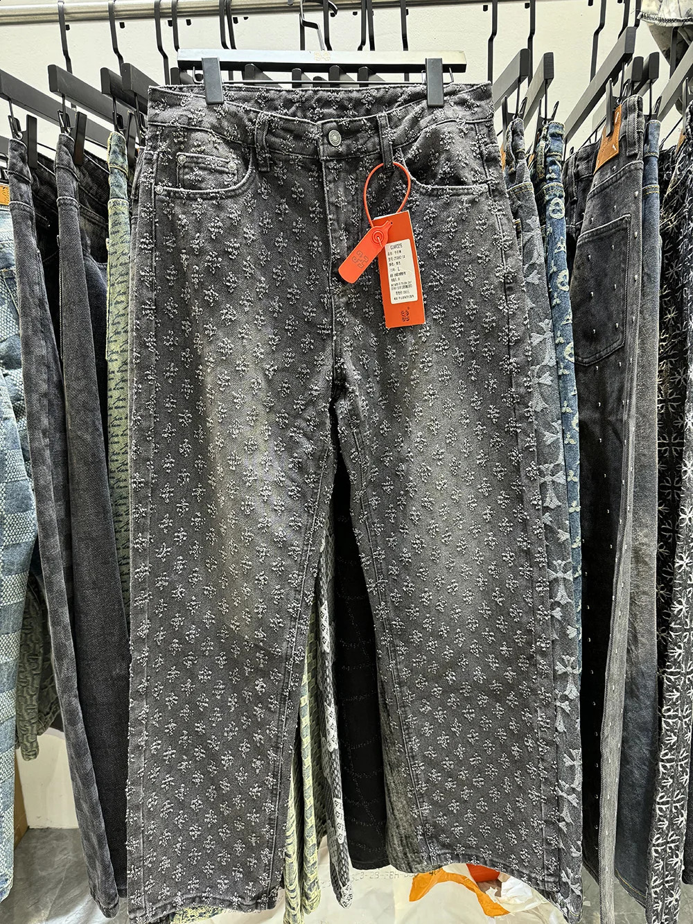 Personality Vintage Y2k Jeans Men Jacquard Pattern Loosen Fit Embossed Pants Straight Leg Baggy Trousers w250210