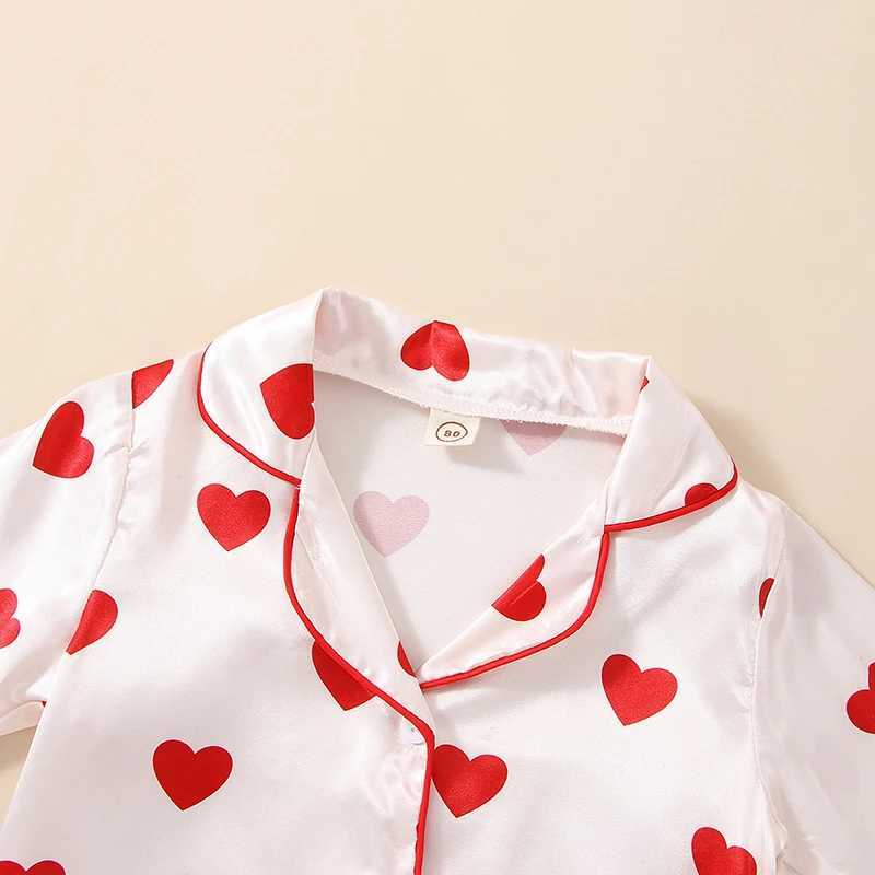 Kids Girl Pajamas Sets Fall Winter Casual Loungewear Sleepwear Baby Girl Long Sleeve Buttons Tops+Pants LoveHeart Print PajamasT250303