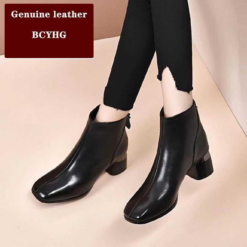 Luxury design square toe high top womens ankle boots leather thick soled high boots autumn and winter plush short boots Z250303