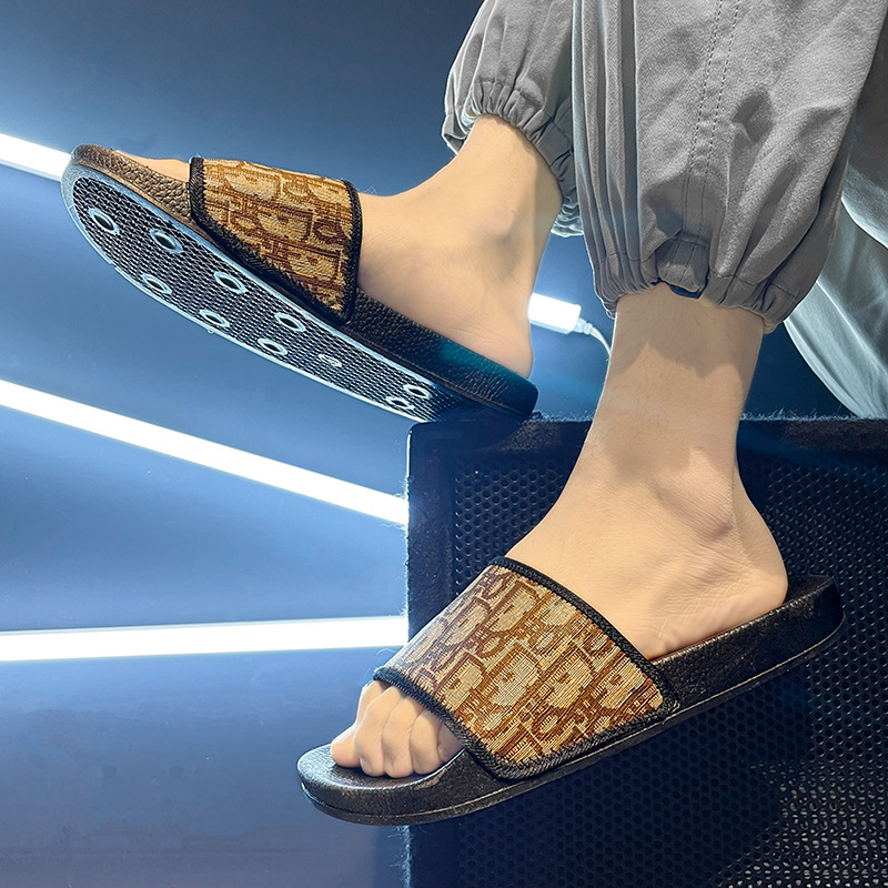 2025 hot new free shipping designer flat brown black Large mens slippers for summer outdoor wear beach shoes designer bag