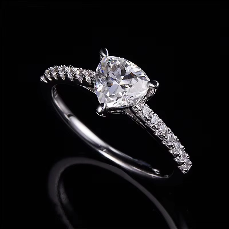 Lab Created Certified Mossanite Wedding 1ct 5.5 mm White Color Princess Cut Sier Engagement Moissanite Ring for Women