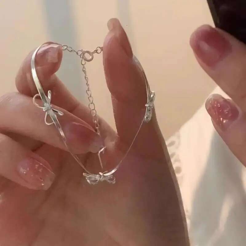 Fashion Sweet Bow Bracelets for Women Girls Sparkg Delicate Ribbon Bowknot Snake Bones Chain Bracelet Party Jewelry Gifts