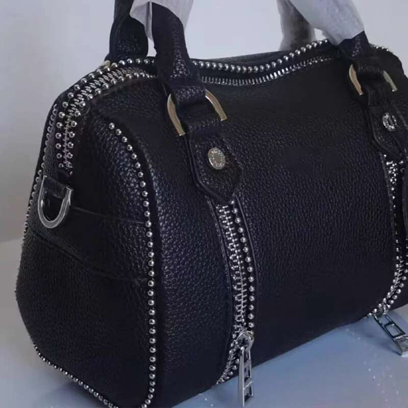 2025 New Women Shoulder Design Stylish Ladies Crossbody High Quality Vintage Chain Envelope Bag