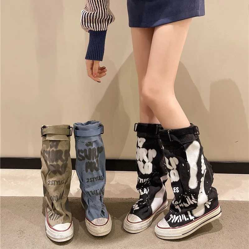 Designer Long Boots Women Cowboy Canvas Shoes Pleats Stacking Boots for Women Autumn and Winter Vintage Graffiti Ladies Boots Z250303