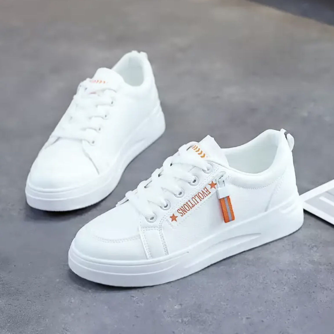 Genuine Leather White Shoes 2025 Designer s New Spring And Autumn Versatile Casual Sports Lightweight Soft Soled Travel Board Shoes Fashionable Sports
