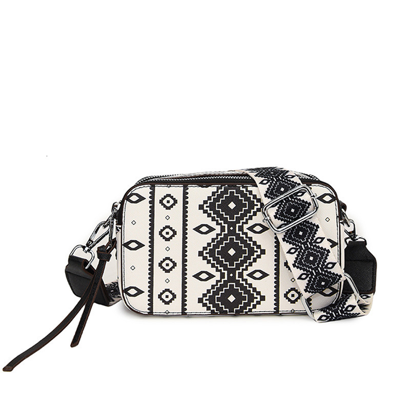 Designer Fashion Trend Embroidery Internet Celebrity Multi Function Camera 2025 New Women's One Shoulder Oblique Small Square Bag