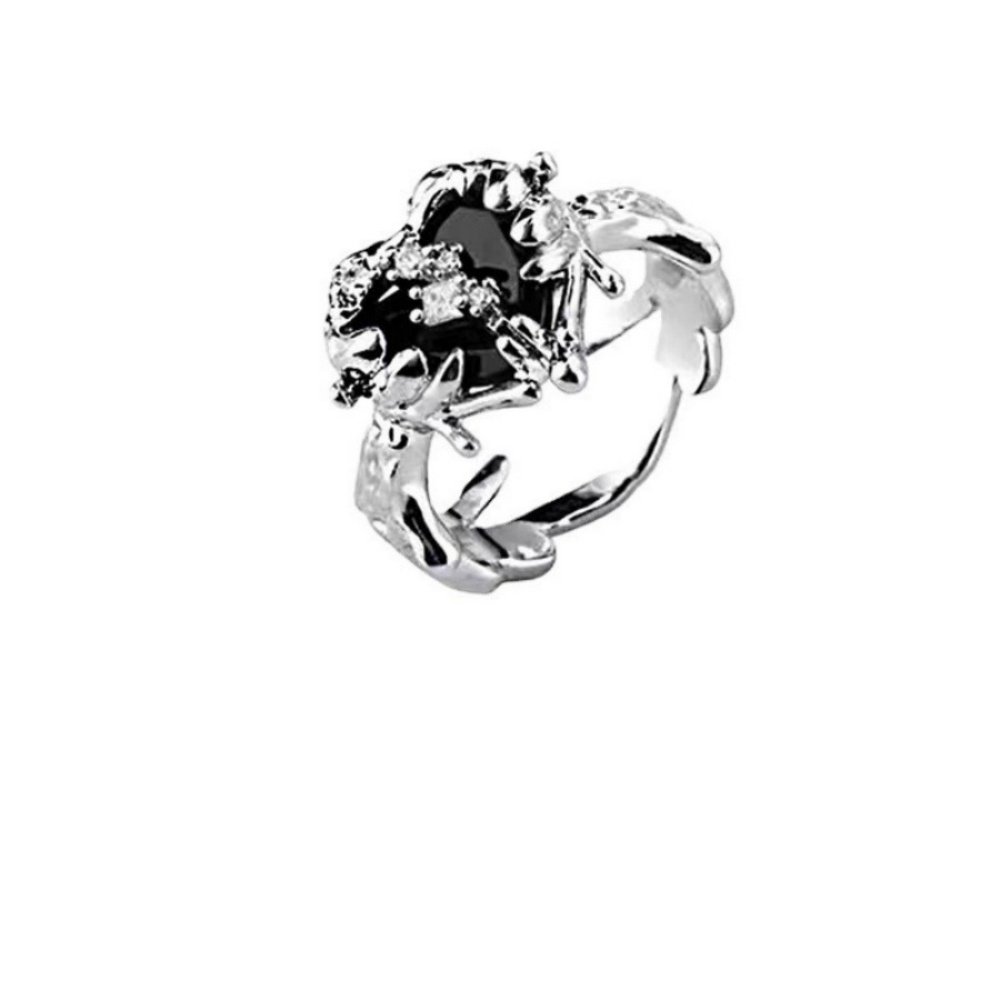 Retro Inspired Black Thorn Heart Jewelry - Elegant Female Fingerring Design