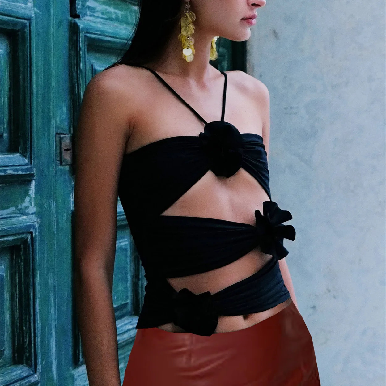 Chic 3D Floral Strap Crop Tops for Women Sleeveless Bodycon Cut Out Halter Camisole Y2k Fitted Bustier Corset Top 250228