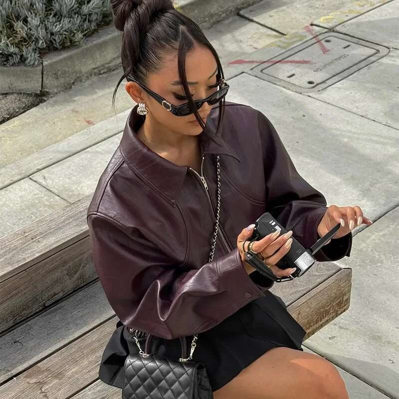 Chic Faux-Leather Bomber Jacket Warm Lapel Long Sleeves Zipper Crop Coats Autumn Fashion Lady Commuting Street Overcoat