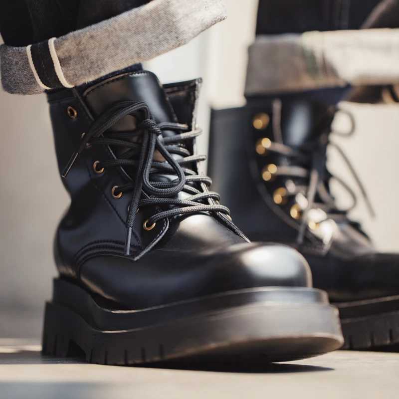 Maden Mens Handmade Cowboy Boots Black Motorcycle Boot British Split Leather TPR Sole Work Safety Boot Mid Outside Shoes Z250303