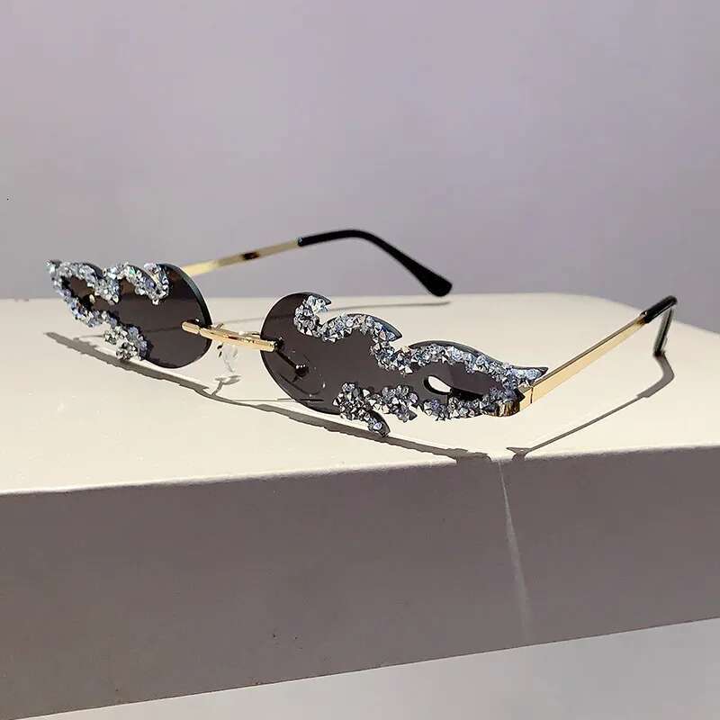 Vintage Punk Brand Designer Dia Flame Fire Sunglasses Women Sun Glasses For Men UV400 Rimless Crystal Metal Shades