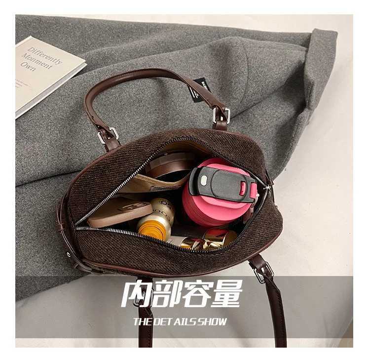 Brand Designer PU Leather and Canvas Patchwork Womens Shoulder Bag Retro Pendant Crossbody Bag Shell Handbag Y250303