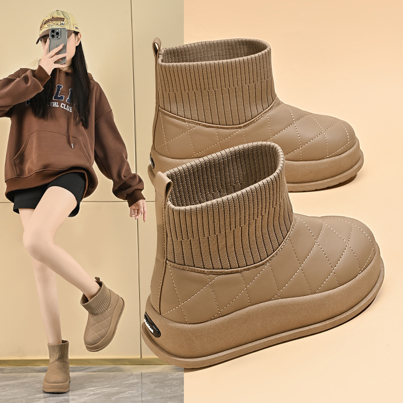 2025 Winter Designer s New Women's Velvet High Top Snow Boots White Fashion Warm Outdoor Non Slip Casual Cotton Shoes Leather Short Boots