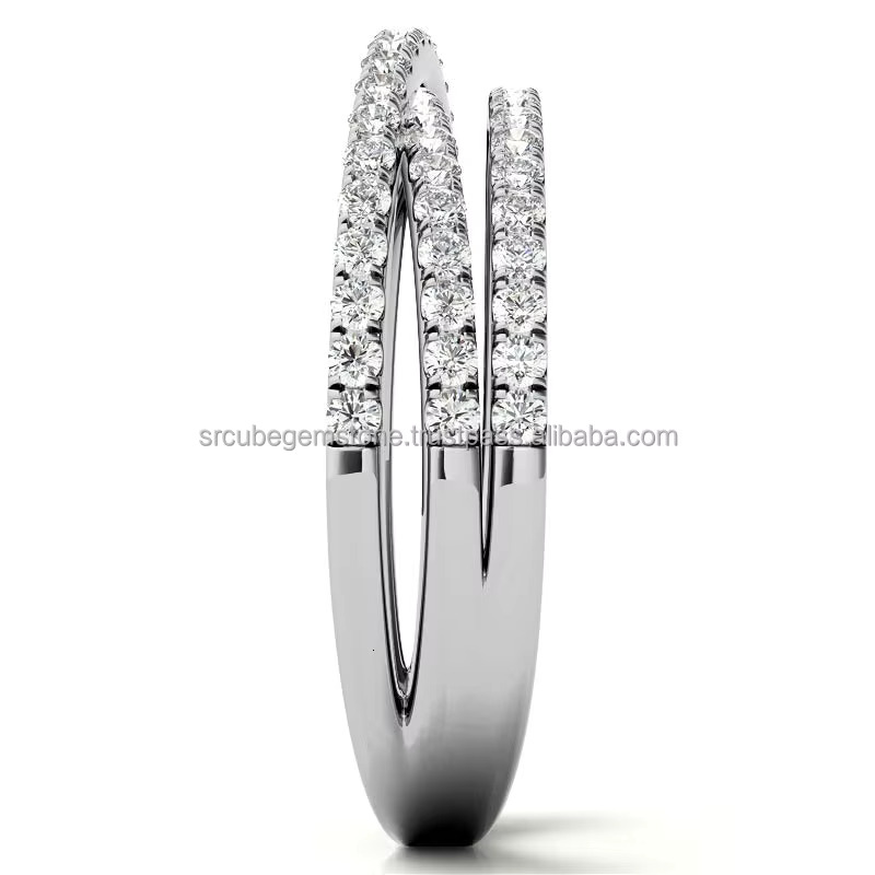 Moissanite Platinum Ring is the most fashionable quality natural ring used as a bridal gift