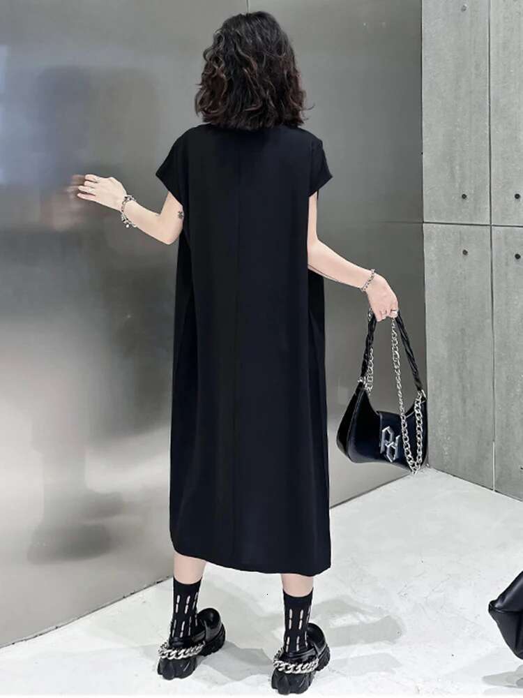 EAM Women Black Brief Thin Hem Slit Casual Big Sie Midi Dress New V-Neck Sleeveless Fashion Tide Spring Summer 2024 1Dh5029