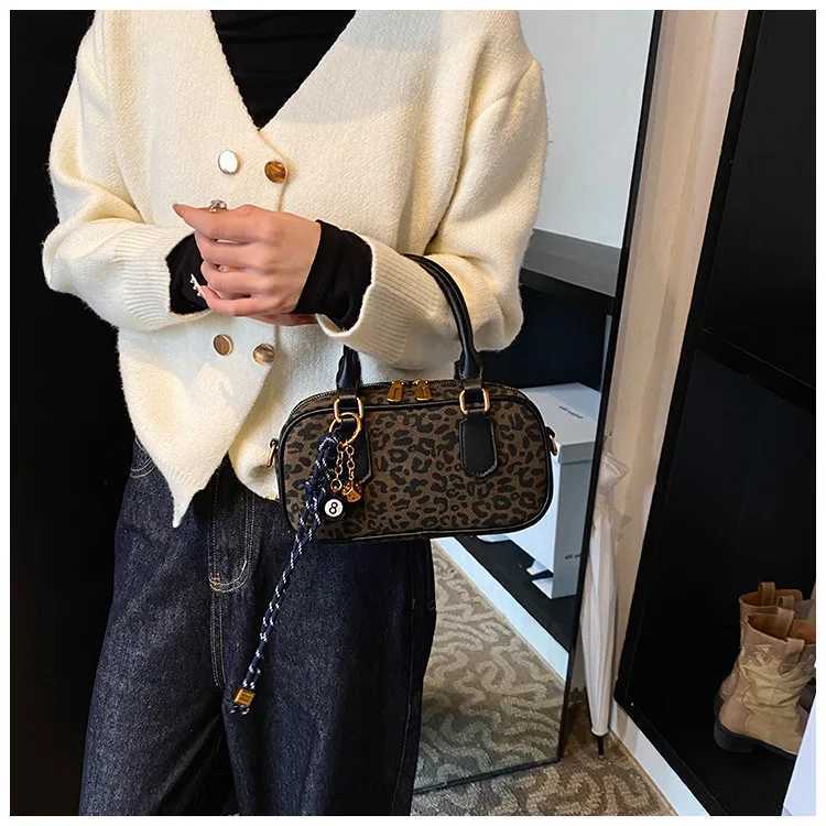 Luxury Designer Pendant PU Leather Leopard Printed Womens Handbag Retro Crossbody Bag Pillow Tote Y250303