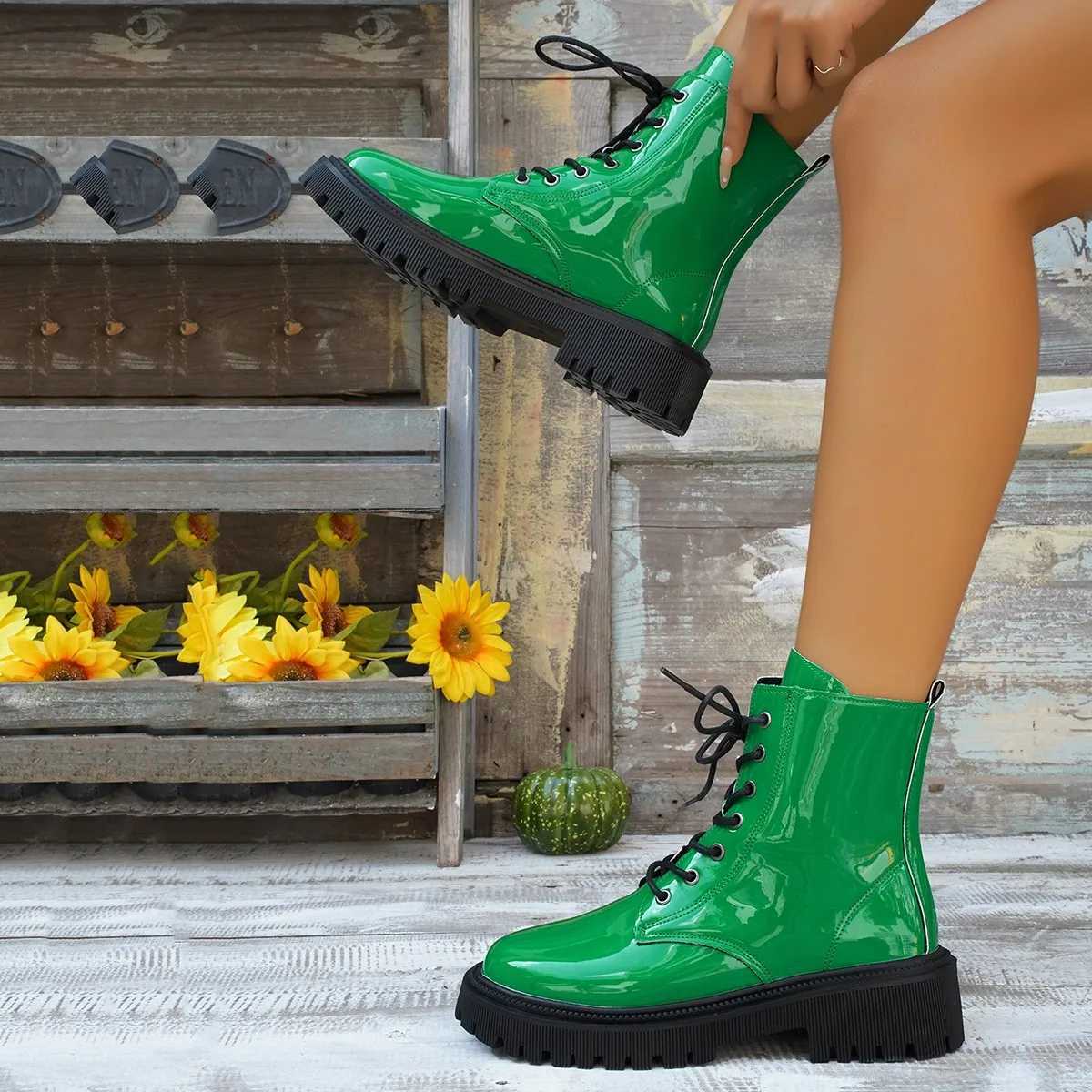 Fall and Winter Thick Bottom Riding Boots Waterproof Platform Lacing Fashion Womens Boots Green Black Large Size 42 Z250303