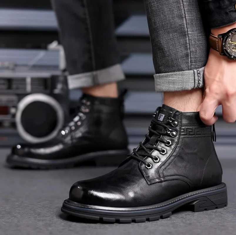 Luxury Quality Designer Vintage Leather Men Snow Boots Business Microfiber leather Men Boots Lace Up Outdoor Motorcycle Boots Z250303
