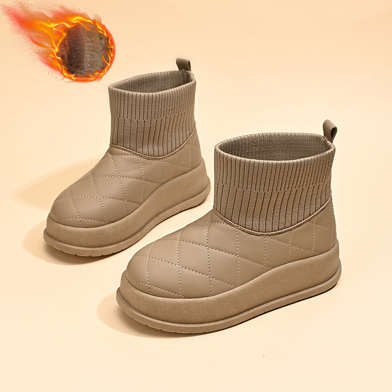 2025 Winter Designer s New Women's Velvet High Top Snow Boots White Fashion Warm Outdoor Non Slip Casual Cotton Shoes Leather Short Boots