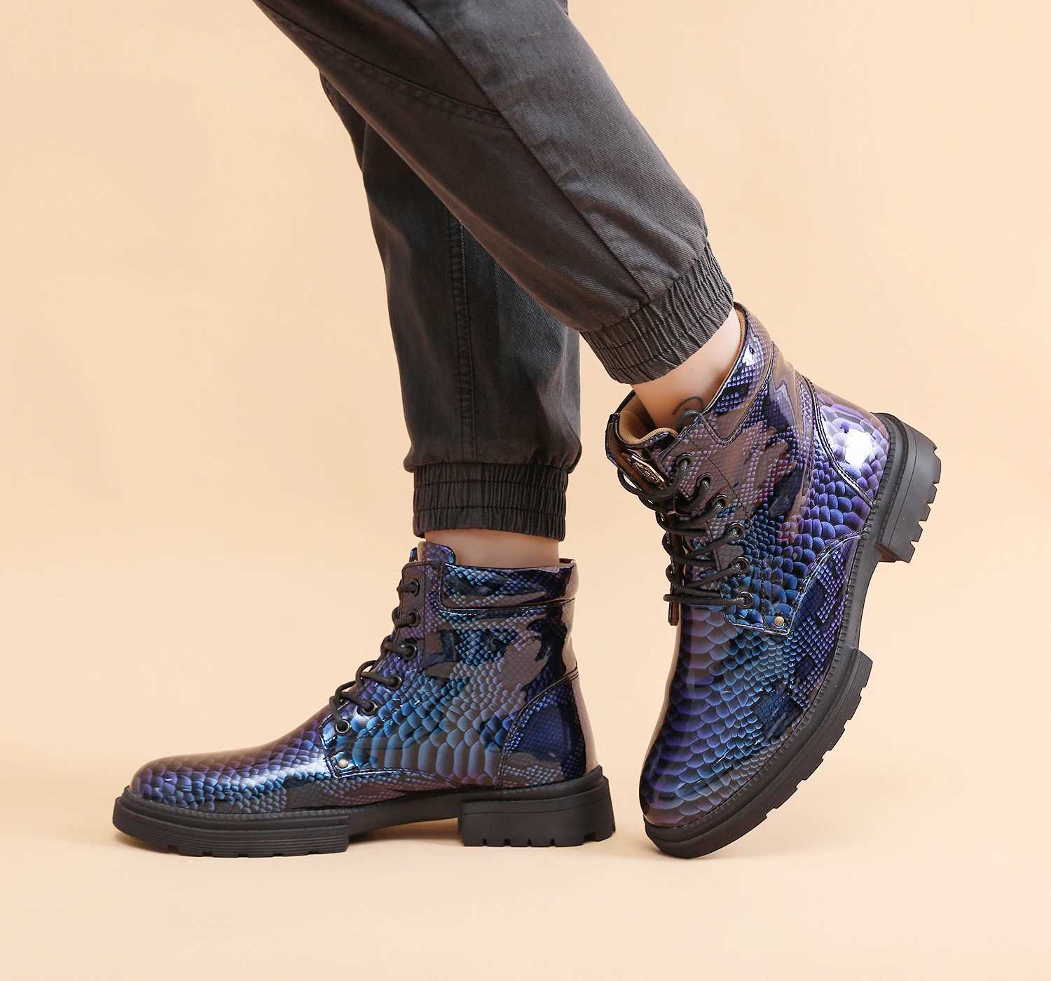 HKDQ Luxury Snake Designer Ankle Boots Men Fashion Blue Patent Leather High Top Boots Men Quality Glitter Mens Platform Boots Z250303
