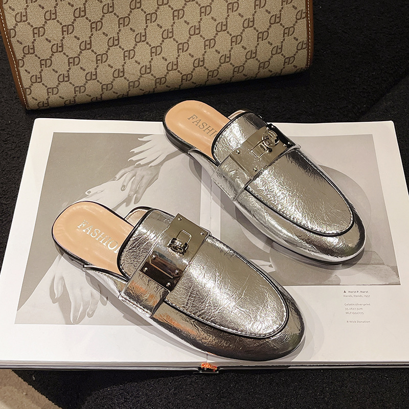 2025 hot new free shipping designer slippers for womens flat slippers black sliver beige Summer new flat bottomed beach versatile sandals