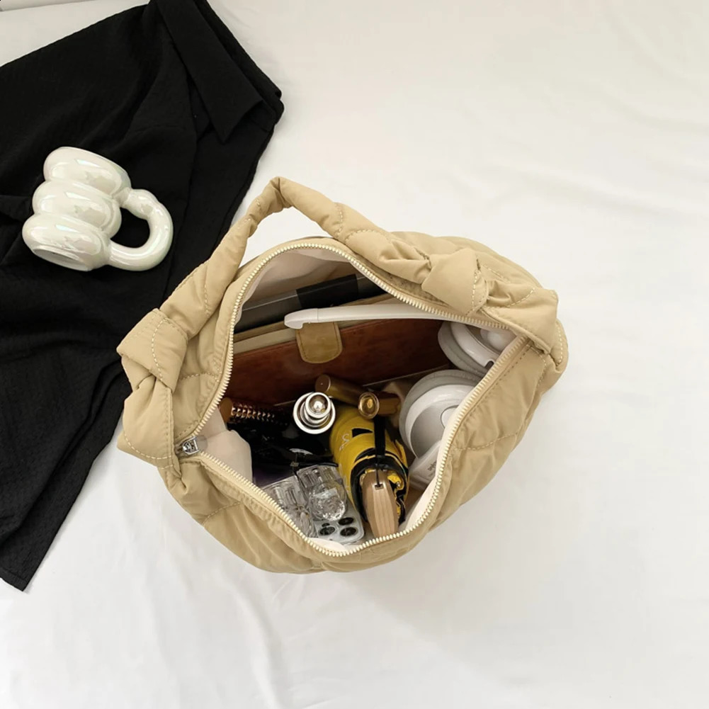 Ship from US Women Padding Shoulder Bag Large Capacity Quilted Tote Lightweight Casual Satchel with Zipper Fall Winter Female 250303FBB