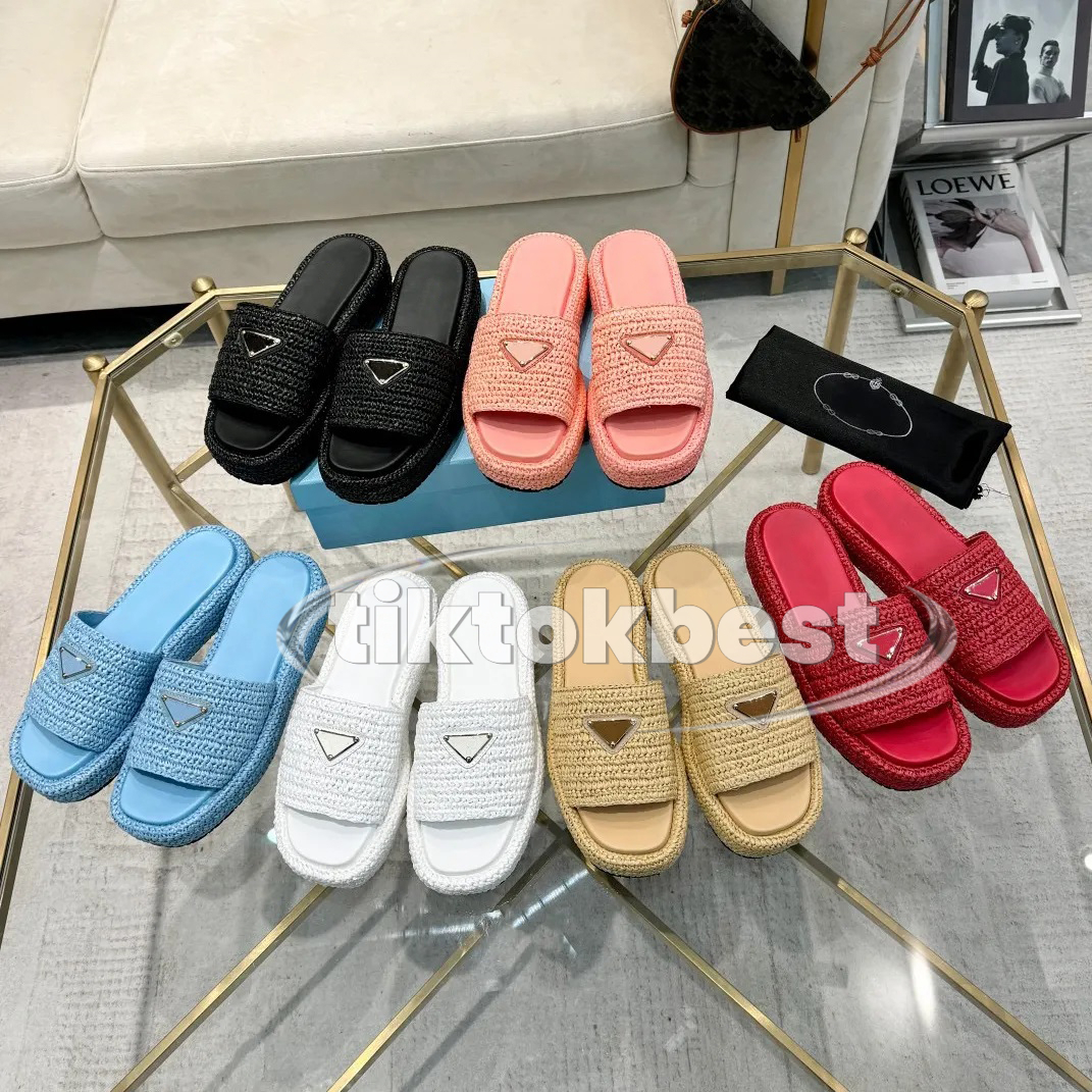 Designer Sandals Women slippers Luxury shoes Flat Slides Summer genuine leather Outdoor Loafers Bath Beachwear Slippers Black White pantoufle sliders