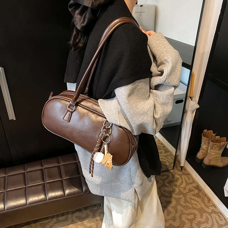 This year's popular Boston autumn/winter large capacity 2025 hand-held shoulder women's simple pillow bag