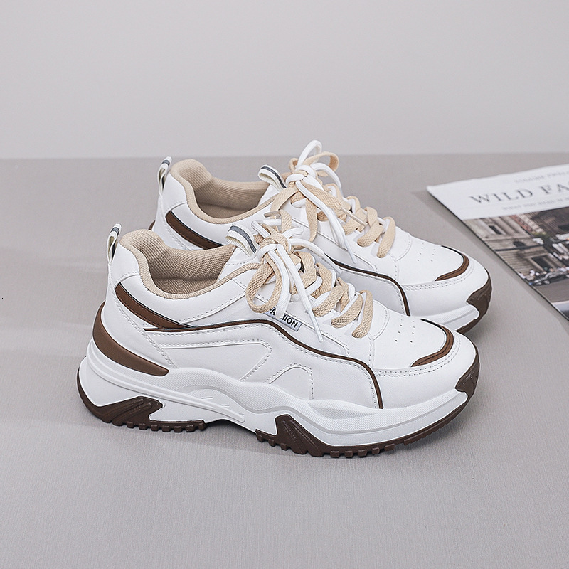 2025 Seasonal Designer s New Breathable Leather Casual Shoes Fashionable Thick Soled Height Increasing Outdoor Sports Casual Shoes